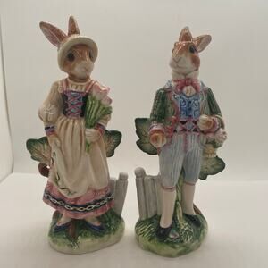 Fitz & Floyd Classics Old World Rabbit Figurines Salt & Pepper Shaker Set